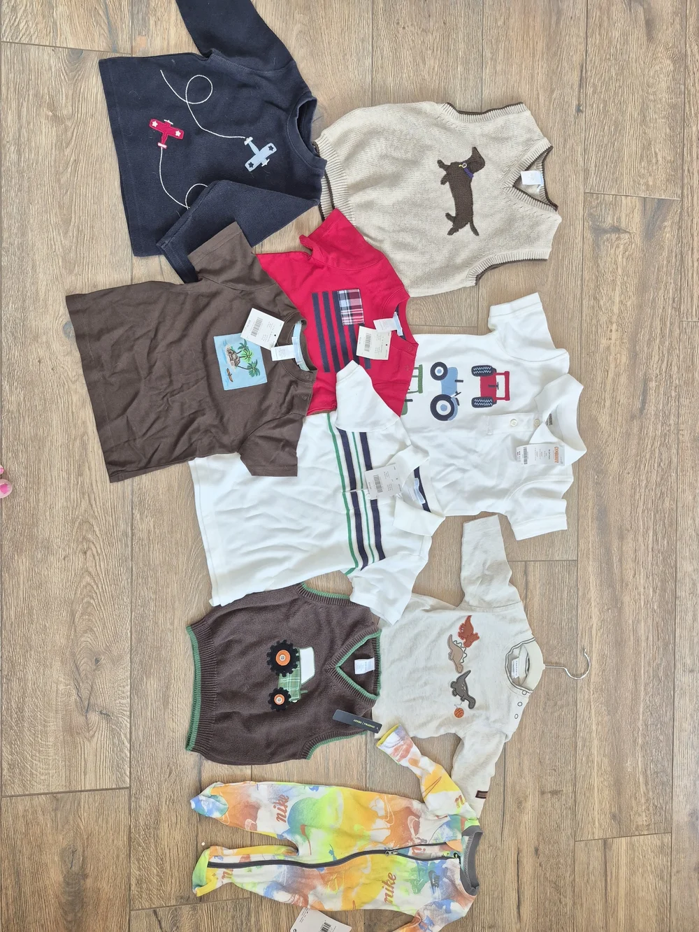 12 Pcs. Janie & Jack, NIKE, Carters, Oshkosh, Gymboree, Ralph Lauren. 3m-24m